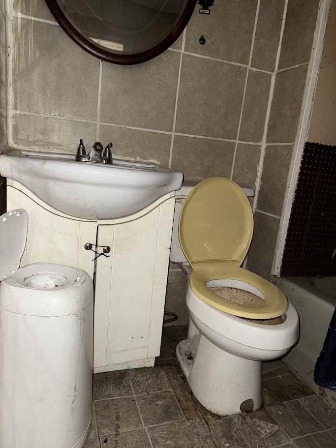 1220 N Church St - Photo 5 of 7