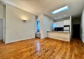 134 17th St #4R - Photo 1 of 1