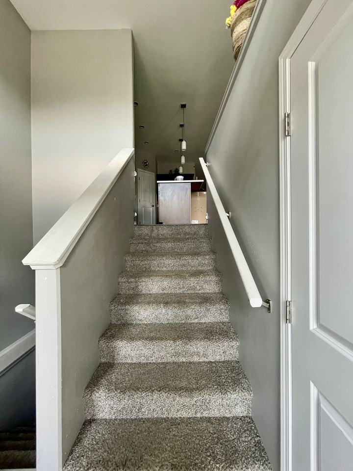 458 Ells Way - Photo 3 of 32