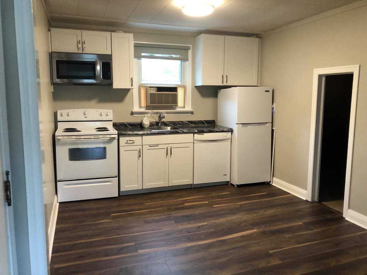 140 Penetang St #2 - Photo 3 of 7