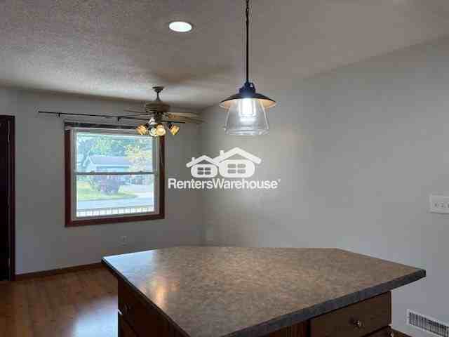 1506 71st Ave N - Photo 3 of 17