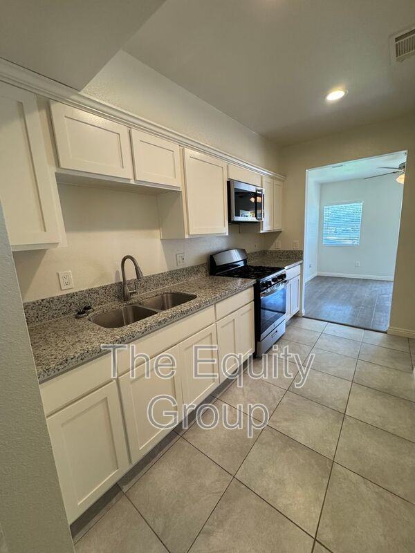 1134 Van Dorsten Ave - Photo 2 of 13