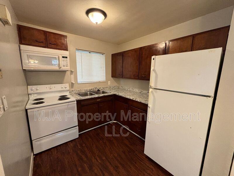 2640 Westsouth #16 - Photo 4 of 12