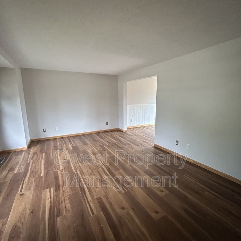 6722 Avalon Dr Se - Photo 2 of 9