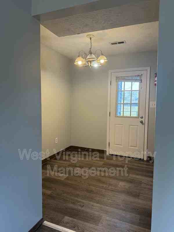 82 Beagle Club Rd - Photo 5 of 10