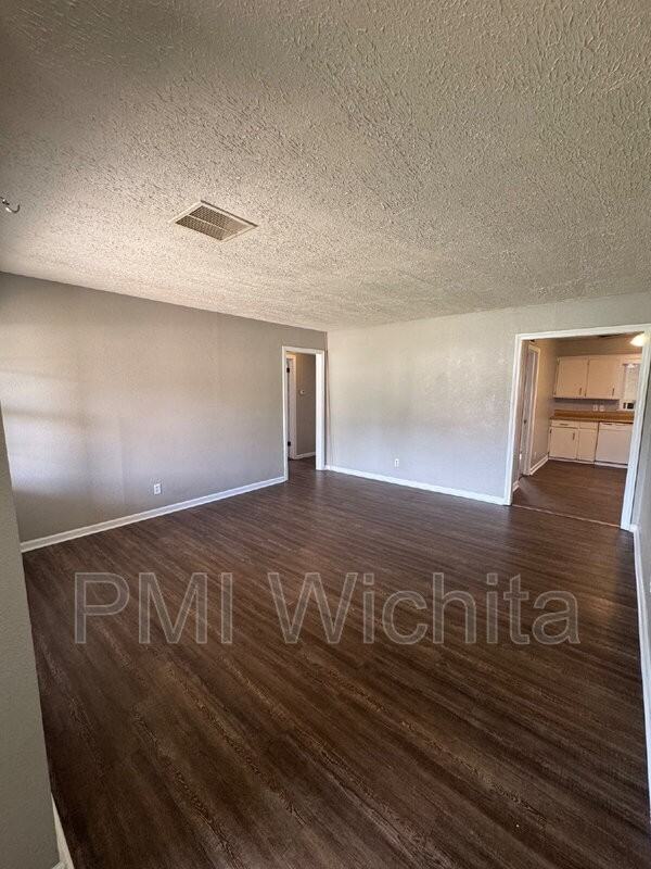 1663 S Woodlawn Blvd - Photo 4 of 25