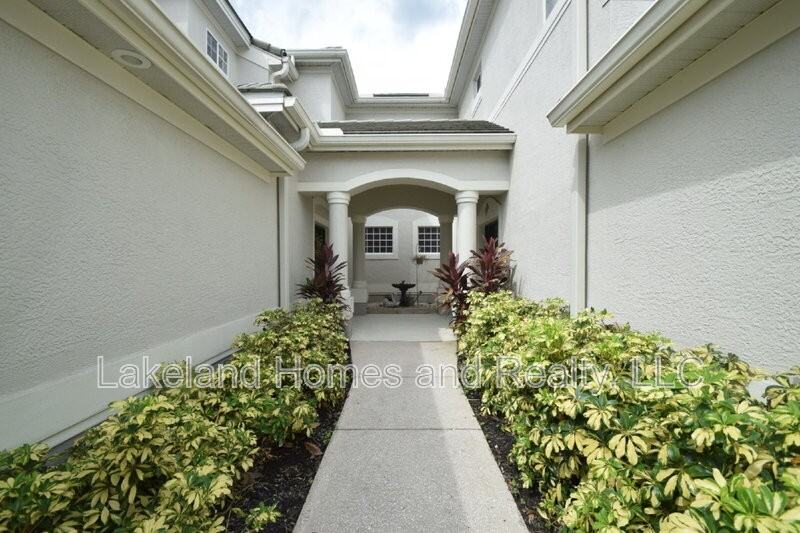 534 Grasslands Village Cir - Photo 3 of 36