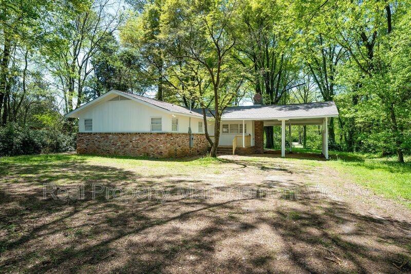 240 Melton St - Photo 2 of 27