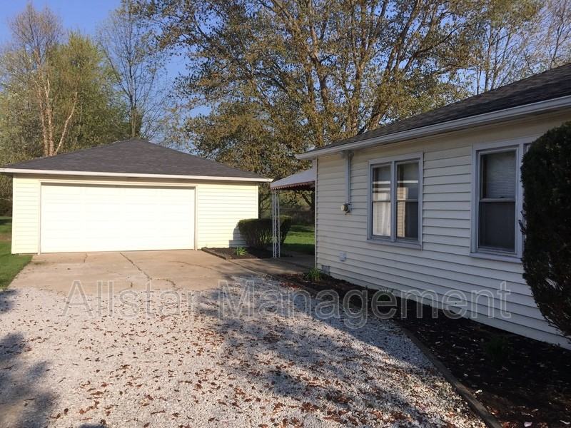 5785 Fitch Rd - Photo 3 of 41