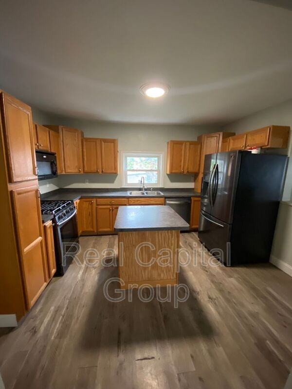 19 Richfield Avenue #1stFL - Photo 6 of 18