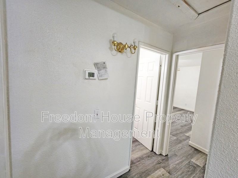 2321 E Calvada Blvd #6NODOGS - Photo 7 of 21