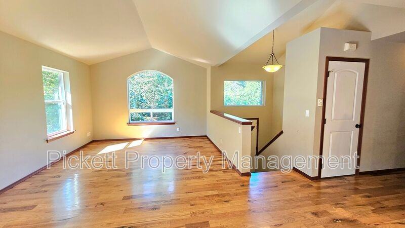 1330 Corbet Dr Nw - Photo 7 of 40