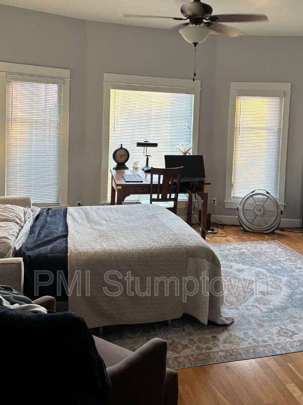 1714 Nw Couch St #18 - Photo 3 of 9