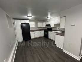 121 Hawthorne St - Photo 1 of 1