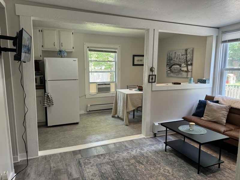 107 E Hamilton St - Photo 2 of 8