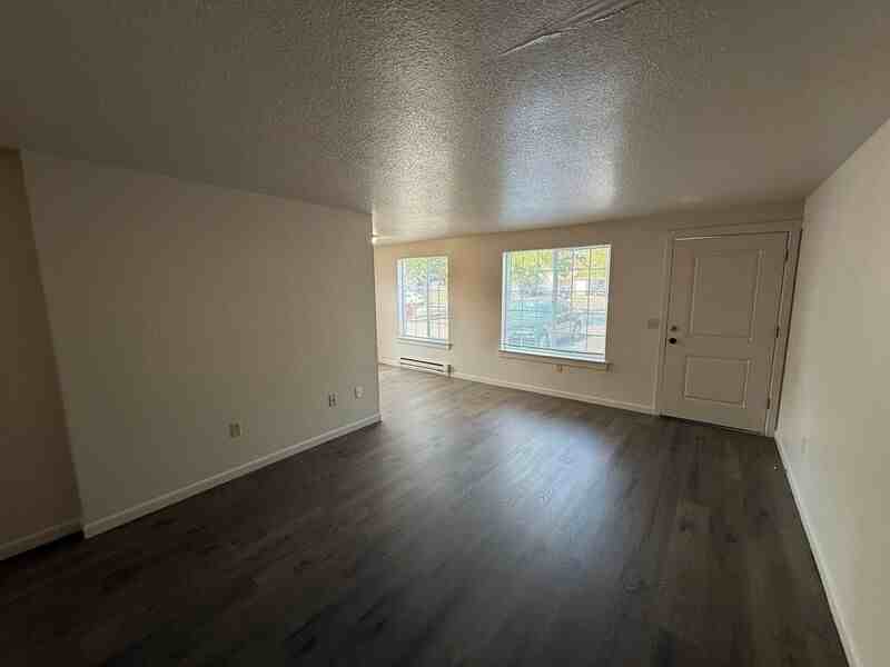 901 Bryan Ct - Photo 2 of 22