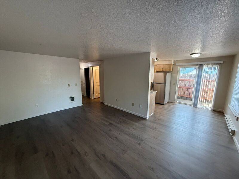 901 Bryan Ct - Photo 3 of 22