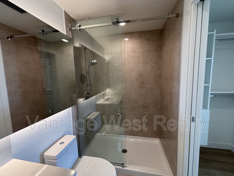 1604 Water St - Photo 4 of 24