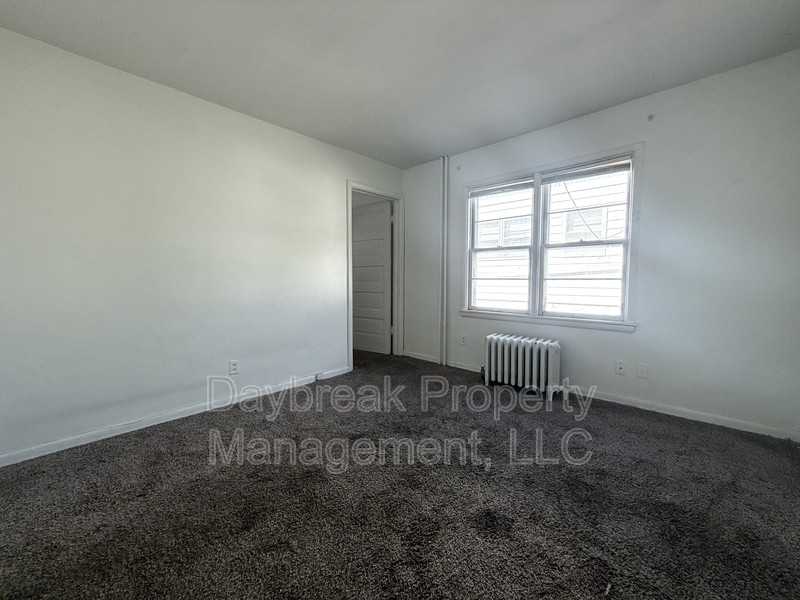 1209 11 1/2 St N - Photo 2 of 12