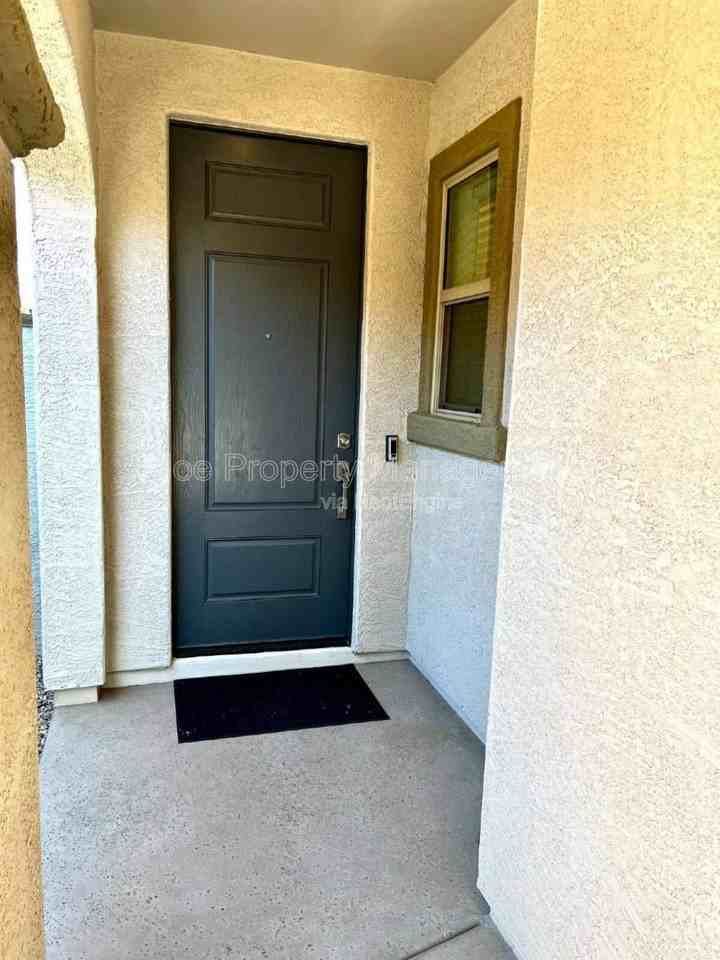 9846 E Talon Ave - Photo 3 of 10