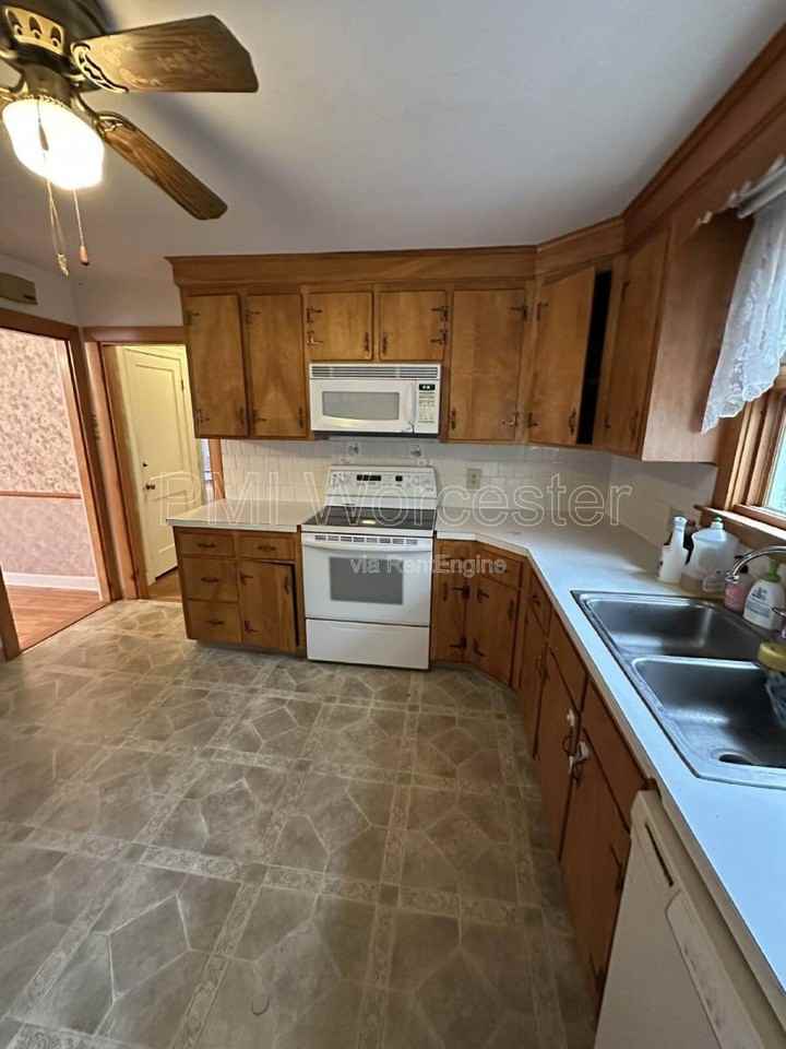 153 Boylston St - Photo 3 of 10