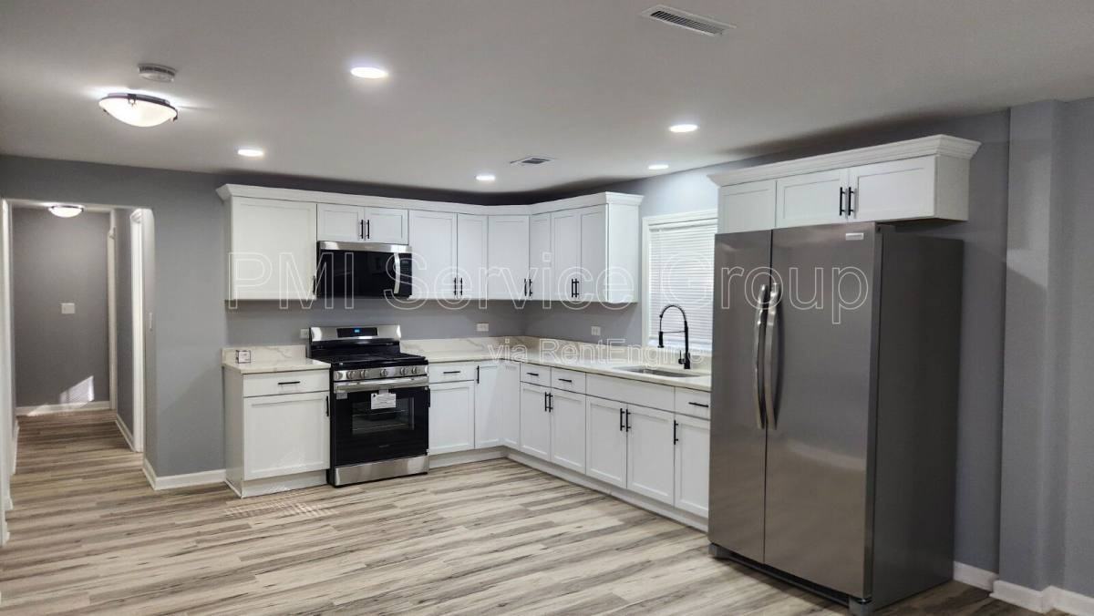 225 Connor Ave - Photo 2 of 10