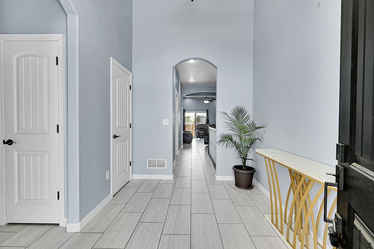 6829 Juniper Court - Photo 3 of 22