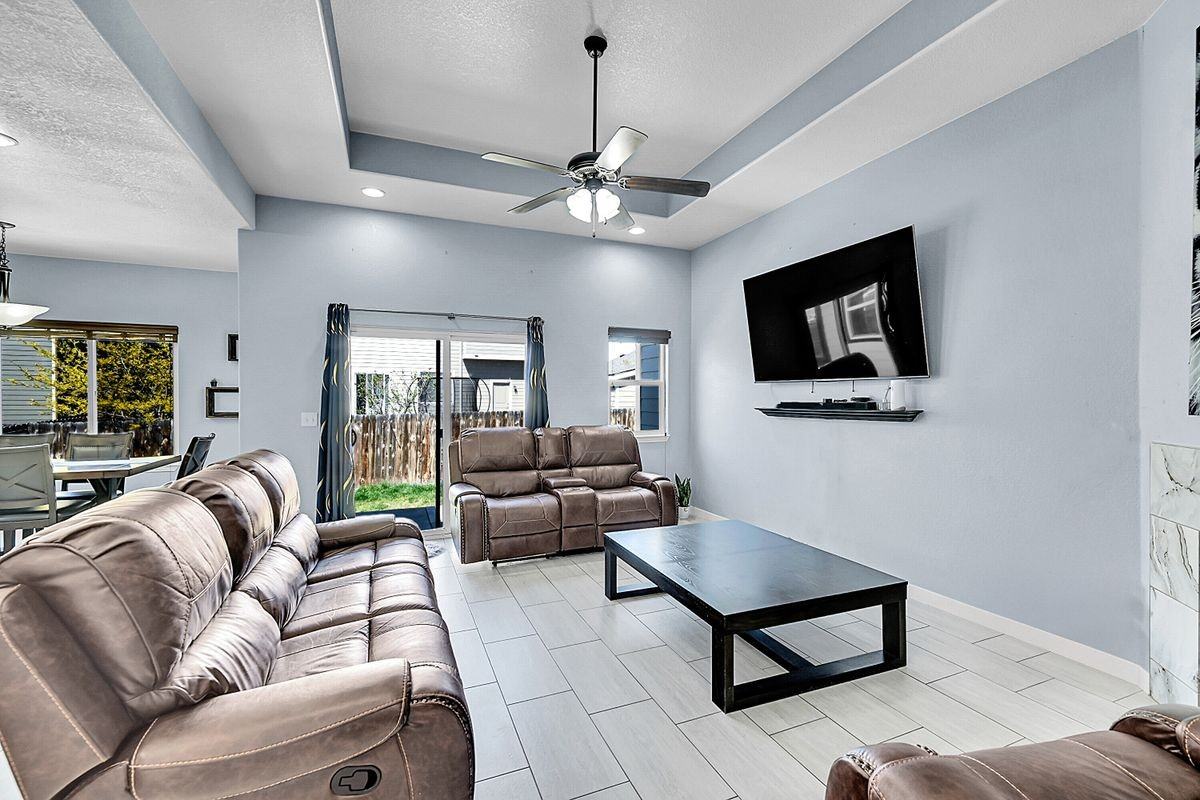 6829 Juniper Court - Photo 4 of 22