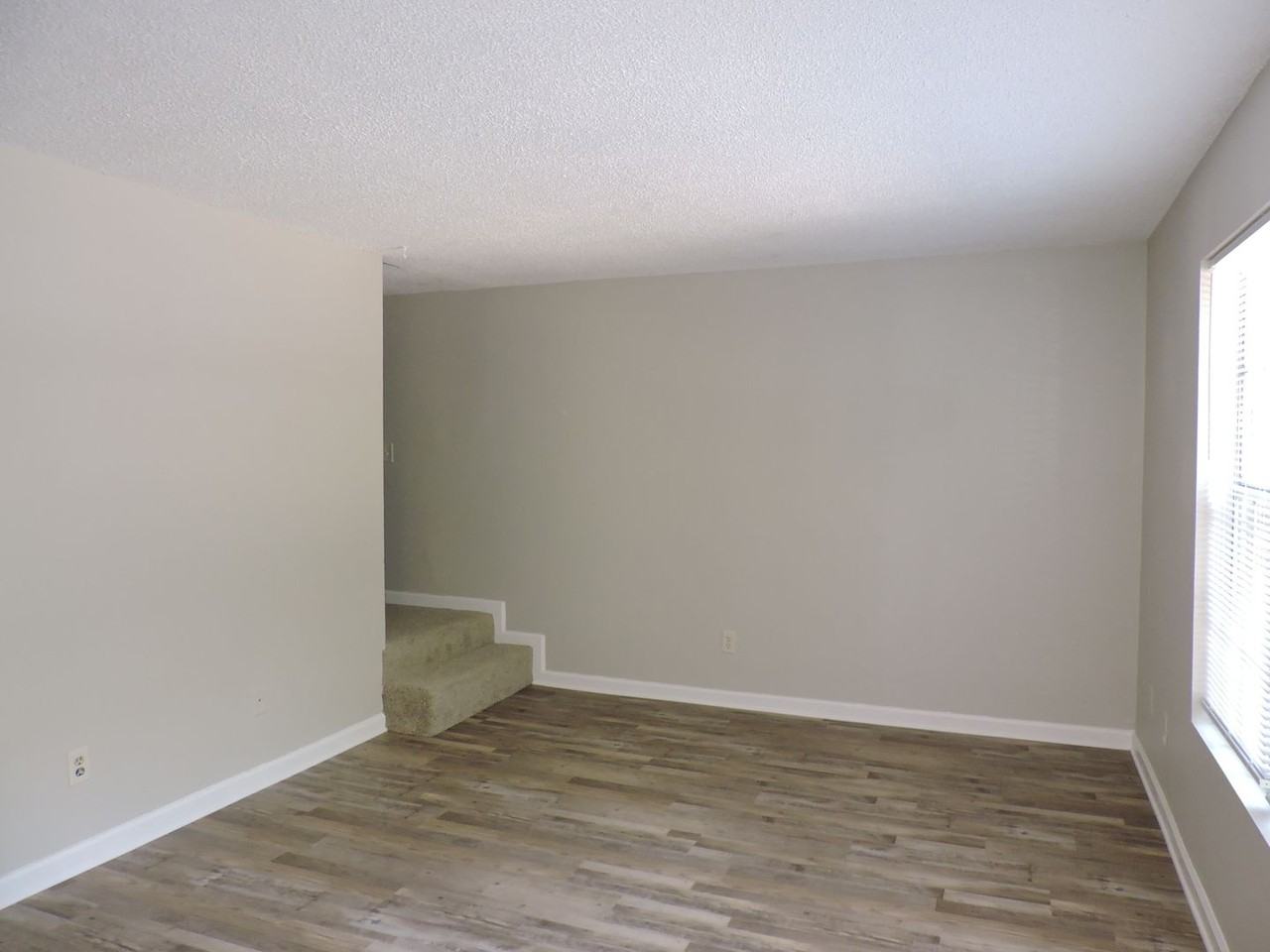 1498 John Carroll Dr - Photo 3 of 16