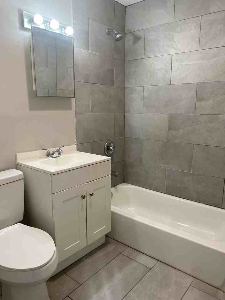 485 Buffalo Ave, Calumet City, IL - Photo 3 of 10