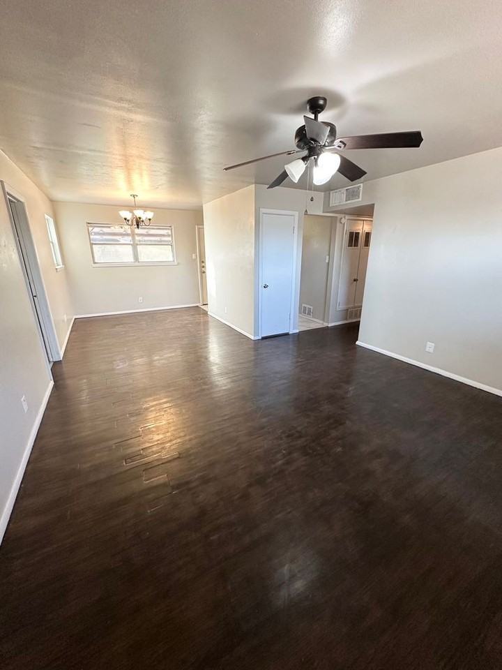 3312 W Ohio Ave - Photo 2 of 11