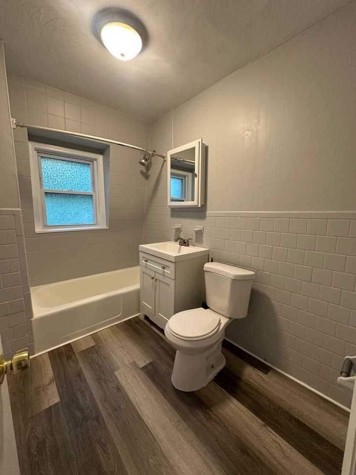 17 Wachusett St - Photo 3 of 6