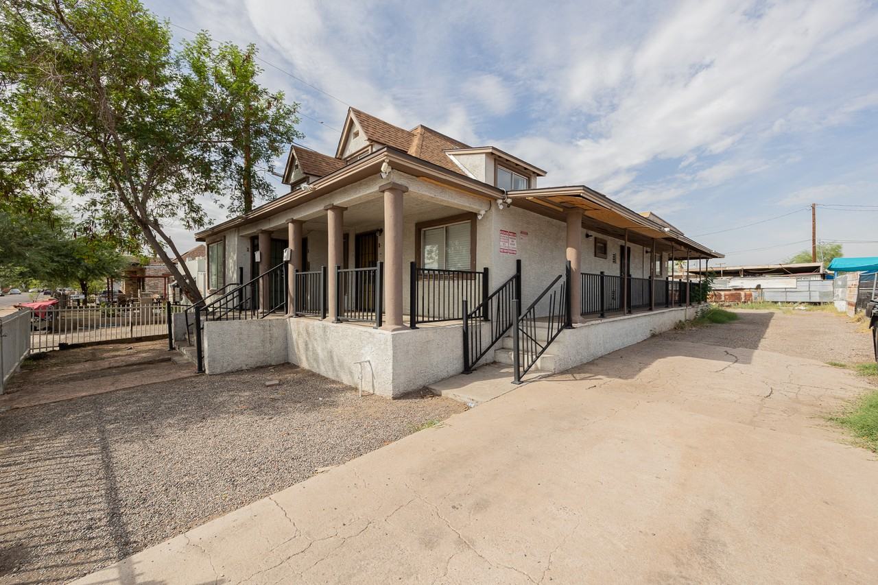 212 N 21St Ave - Photo 2 of 2