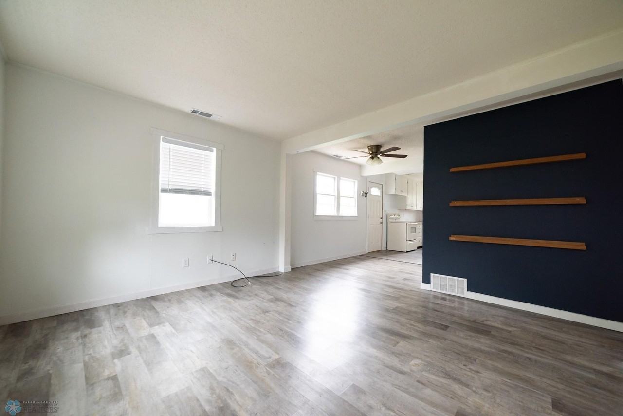 1514 8th St N - Photo 2 of 18