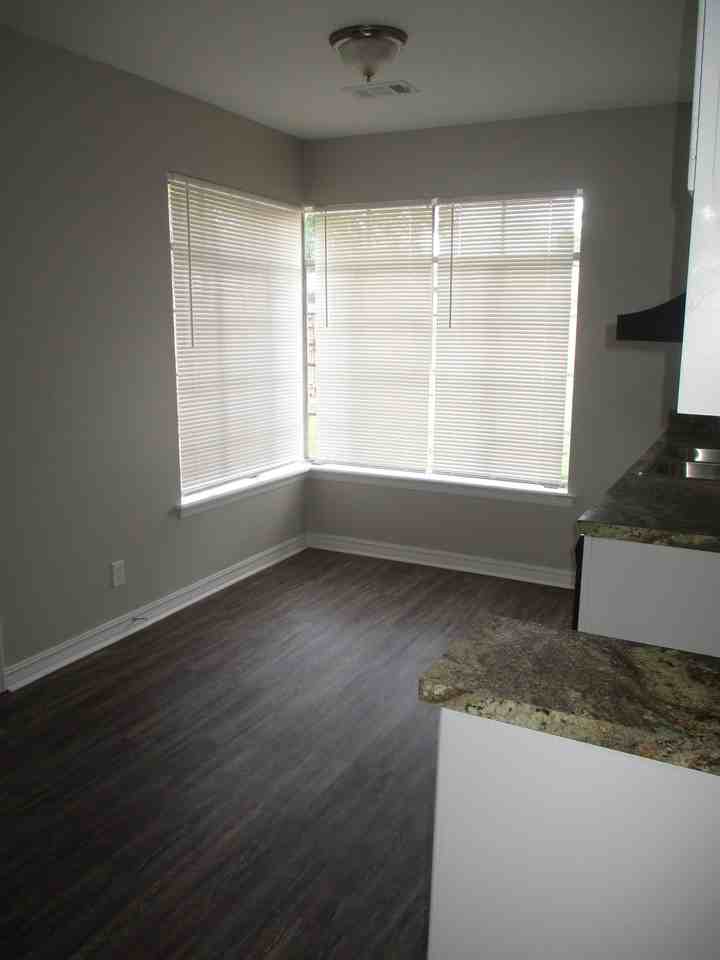 333 Nw 83rd St - Photo 6 of 12