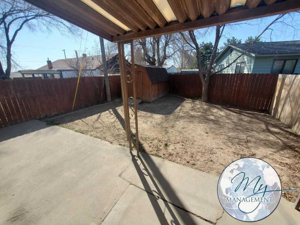 103 Rayborn Cir - Photo 3 of 13