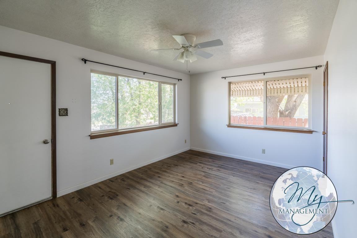 103 Rayborn Cir - Photo 4 of 13