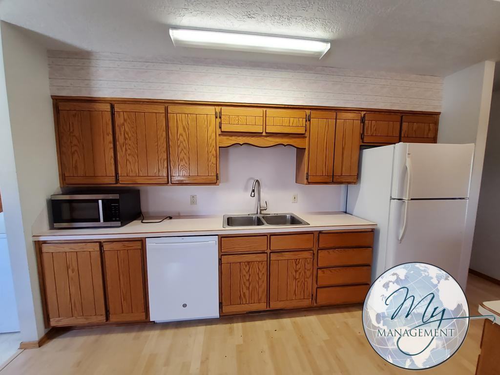 217 Sage Rd W - Photo 5 of 28