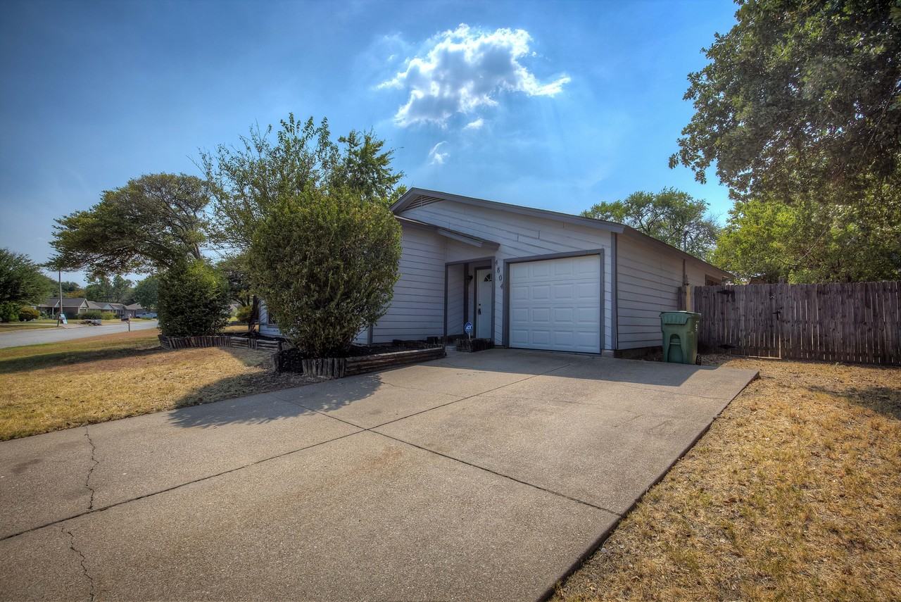 4804 Springsong Ln - Photo 3 of 33