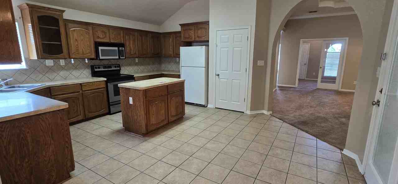 2410 Bachelor Button Blvd - Photo 7 of 29