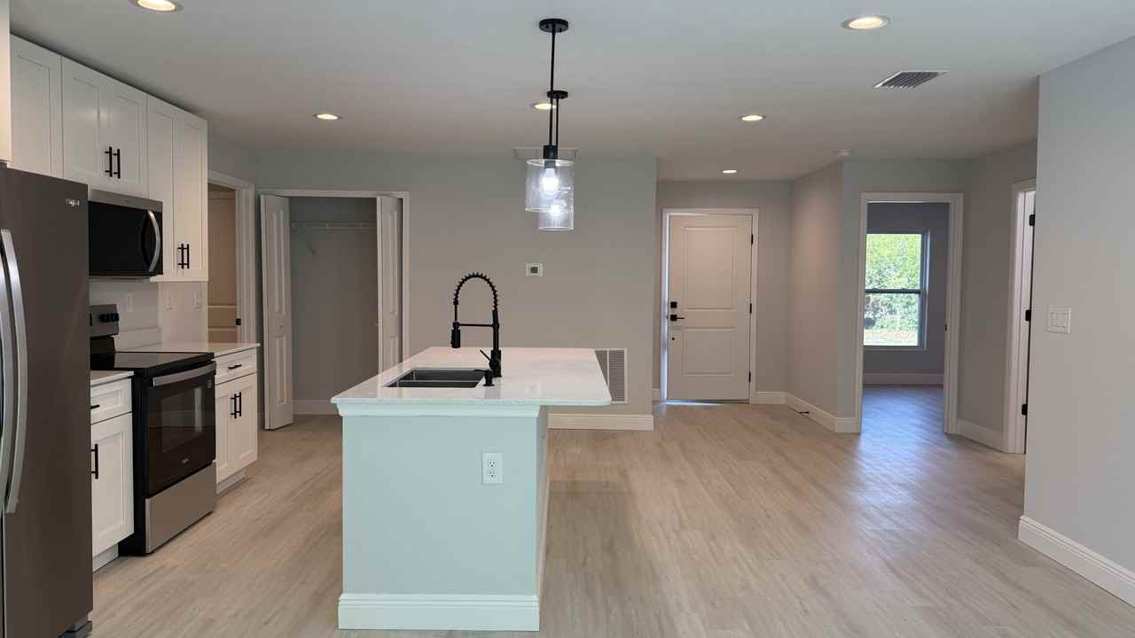 7052 Legion St - Photo 3 of 14