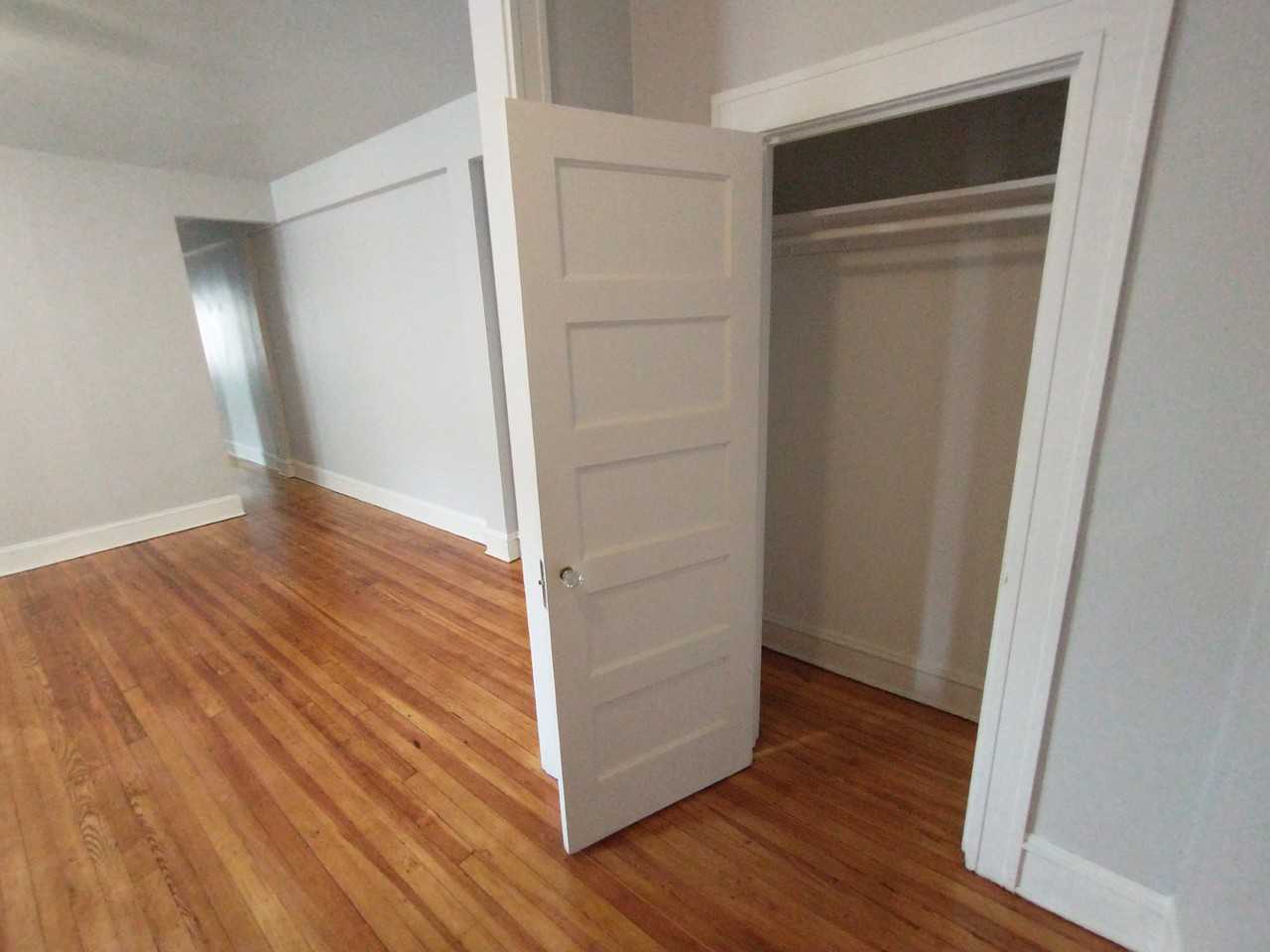 307 Dolphin St #2F - Photo 4 of 11