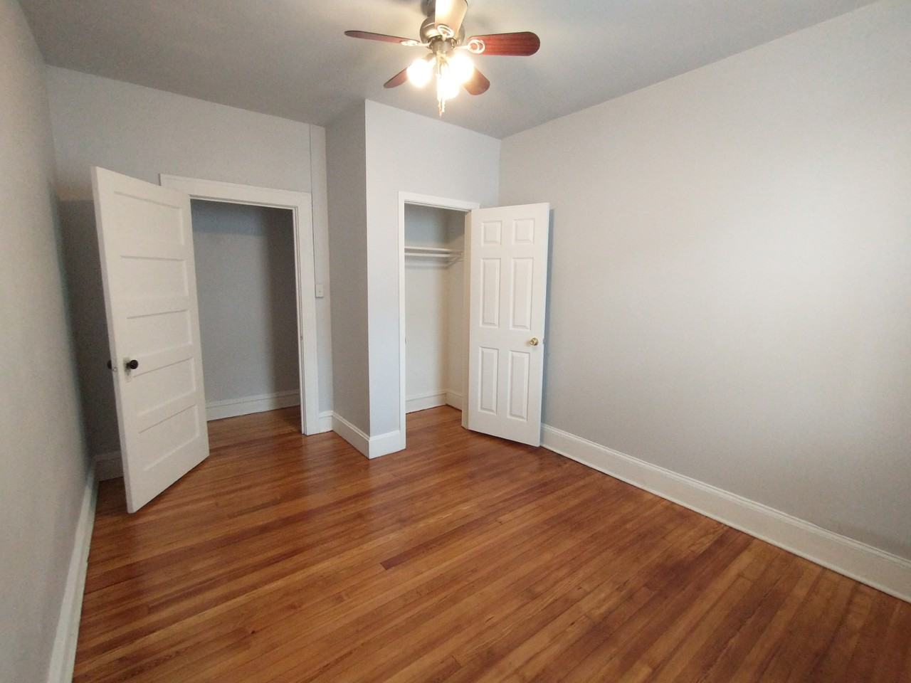 307 Dolphin St #2F - Photo 7 of 11