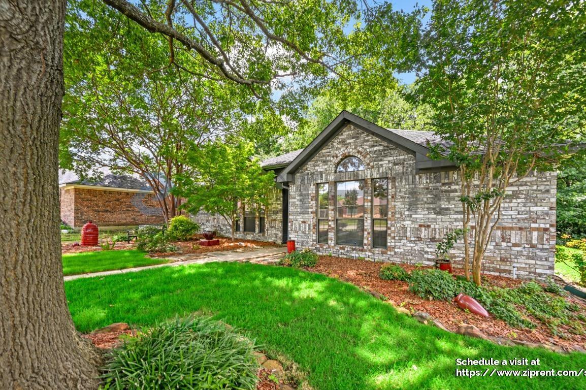 2029 Oakglen Drive - Photo 3 of 18