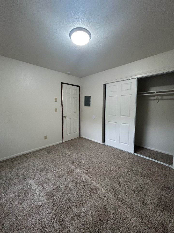 3000 W 34th Avenue - Photo 7 of 9