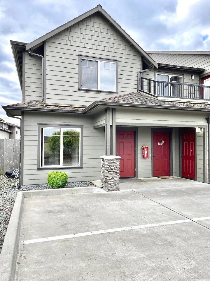 2460 Newburg Ct - Photo 3 of 4