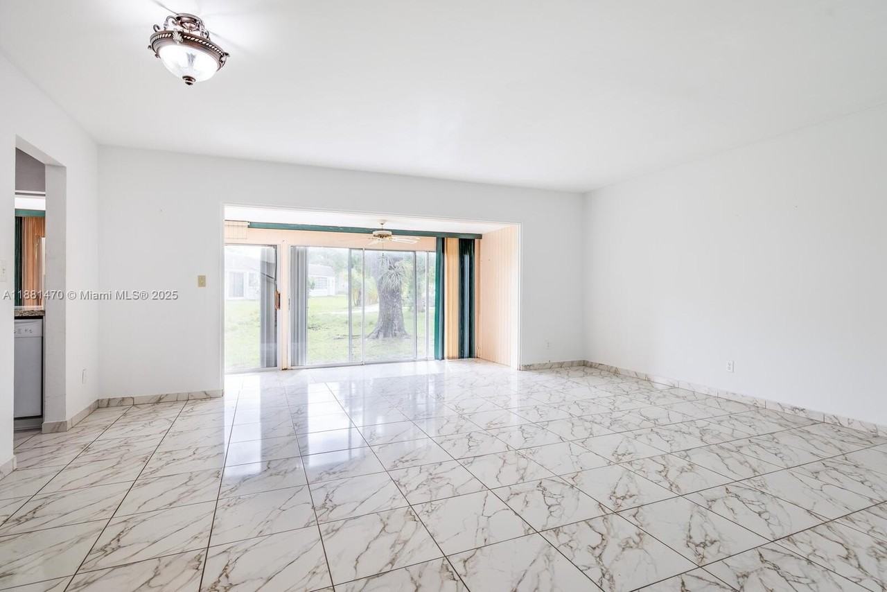 16985 Sw 113th Ct #31541E - Photo 3 of 17