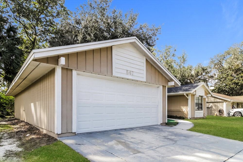 647 Redwood Dr - Photo 2 of 25