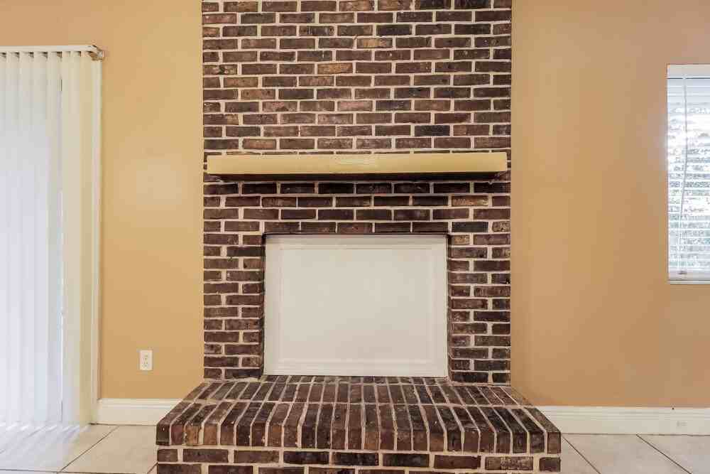 647 Redwood Dr - Photo 5 of 25