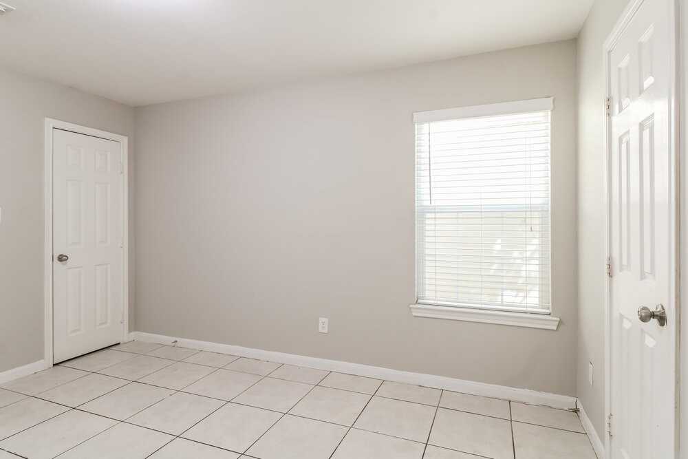 13732 W Cancun Dr - Photo 5 of 17